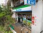 コンビニ　ファミリーマート 東中野駅西口店（コンビニ）まで223m