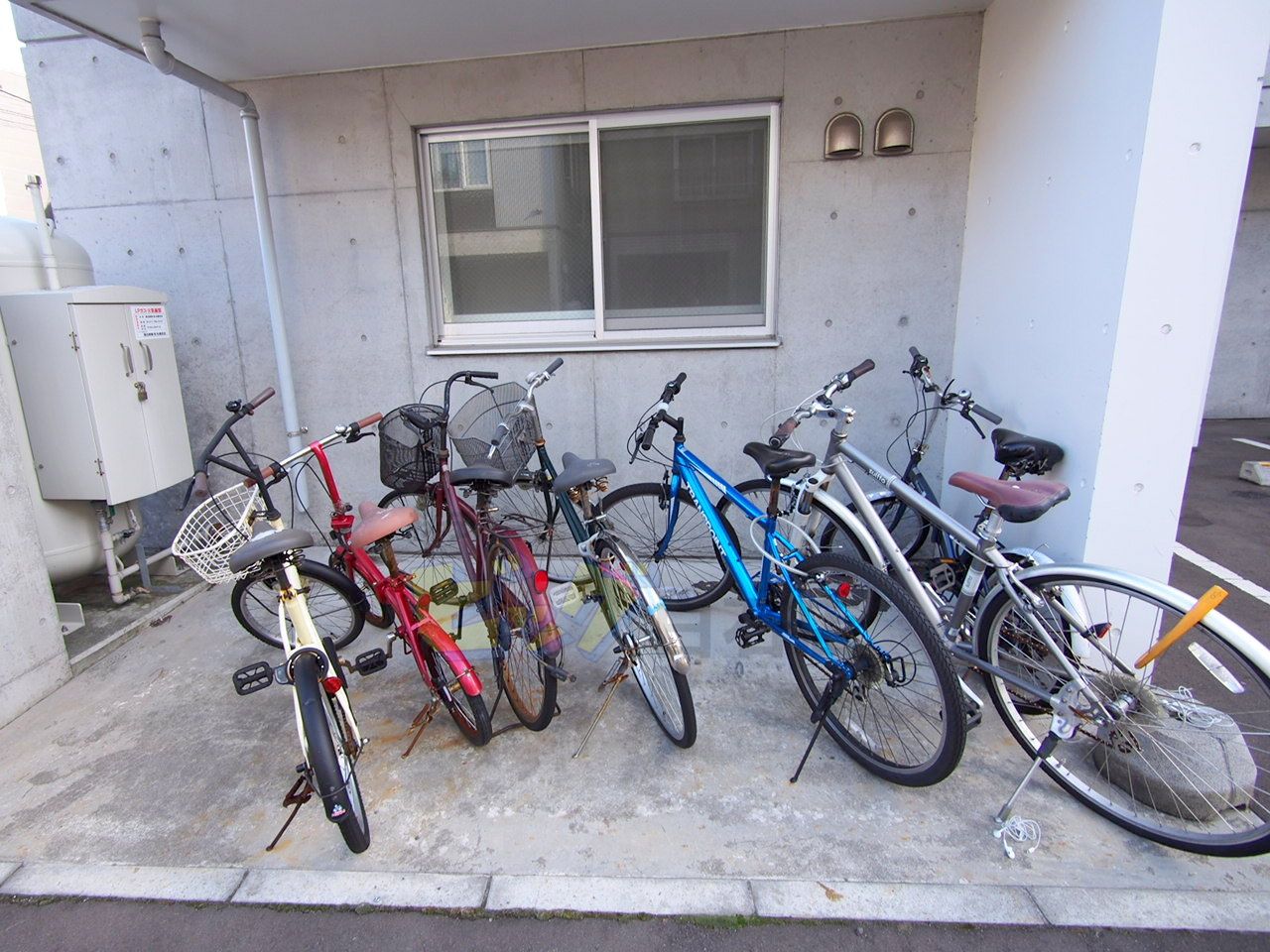 その他共有部分　敷地内に駐輪場があります♪