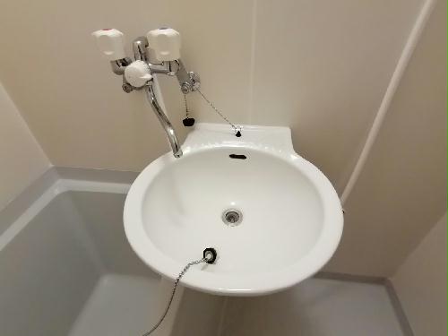 洗面設備　お風呂に洗面台がついております。
