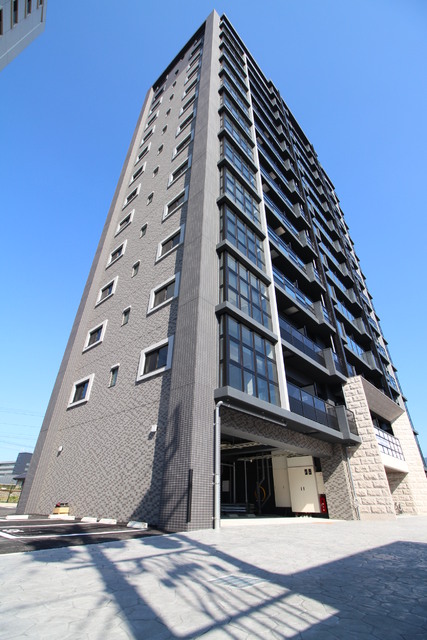建物外観　ドッグランやコインランドリーもあるデザイナーズマンション★