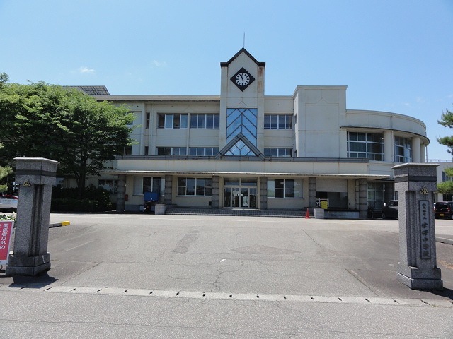 中学校　津沢中学校（中学校）まで1400m