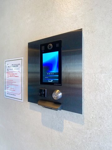 ロビー　オートロック