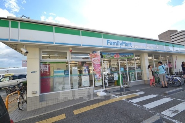 コンビニ　ファミリーマート　猪名寺駅前（コンビニ）まで398m