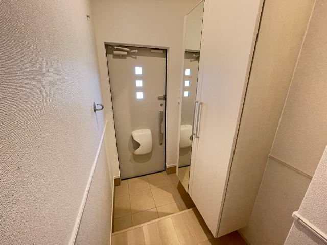 玄関　下駄箱付きの玄関です
