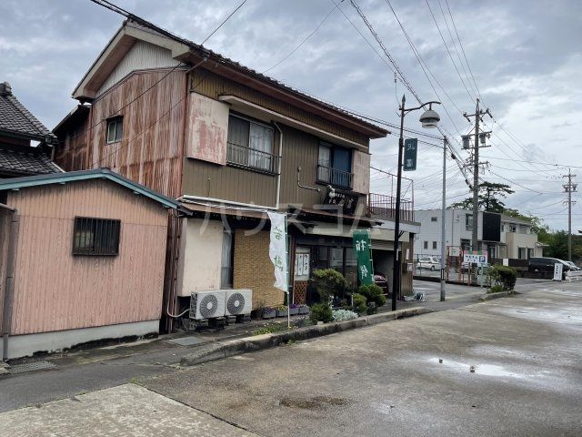 飲食店　丸富・平坂（飲食店）まで707m