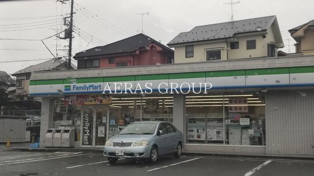 コンビニ　ファミリーマート本町田南店（コンビニ）まで554m
