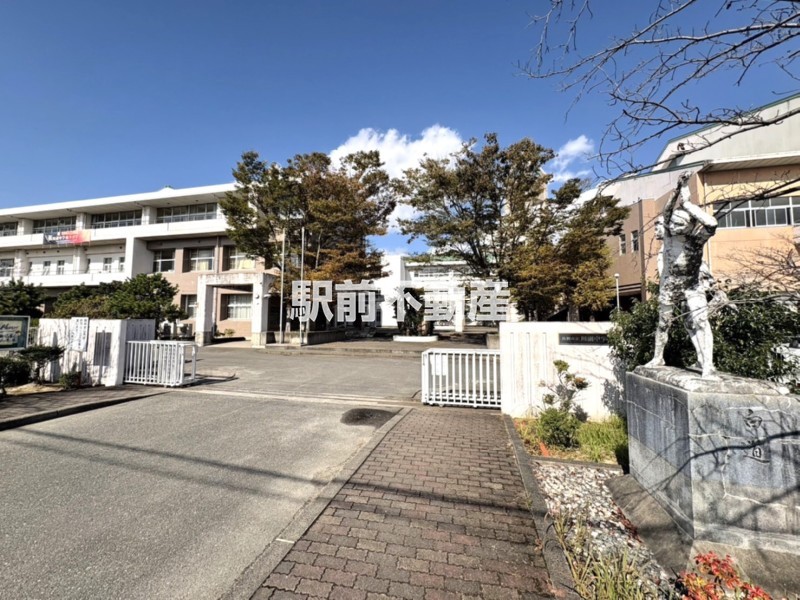 中学校　川副中学校（中学校）まで1500m