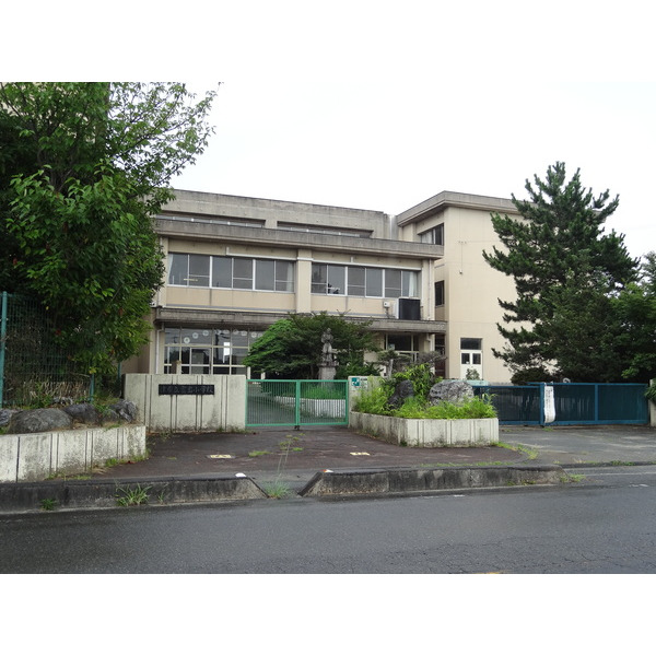 小学校　津市立雲出小学校（小学校）まで979m