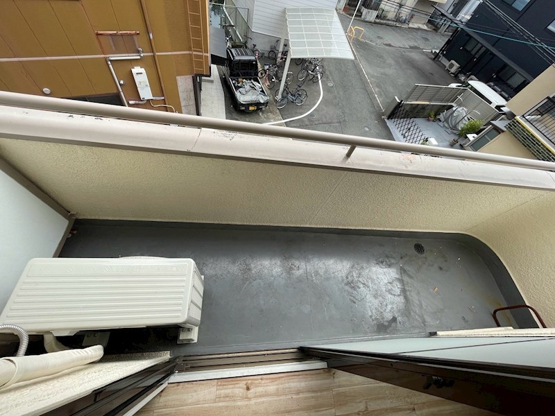 バルコニー　改装中