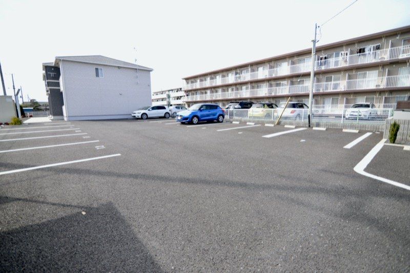 駐車場　駐車場