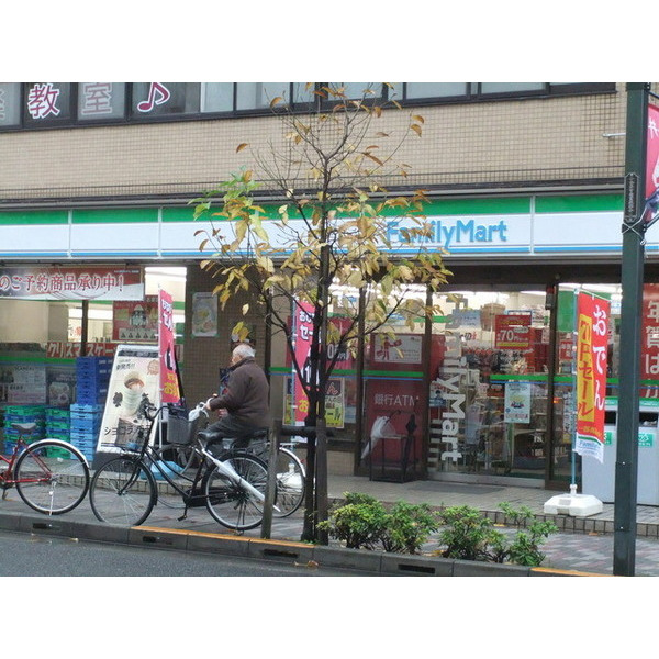 コンビニ　ファミリーマートミナミ東元町店（コンビニ）まで76m