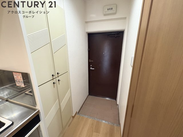 ＪＲ東海道本線 西宮駅 徒歩7分 3階建 築36年の玄関写真