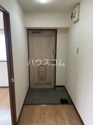 シャインビルの玄関写真