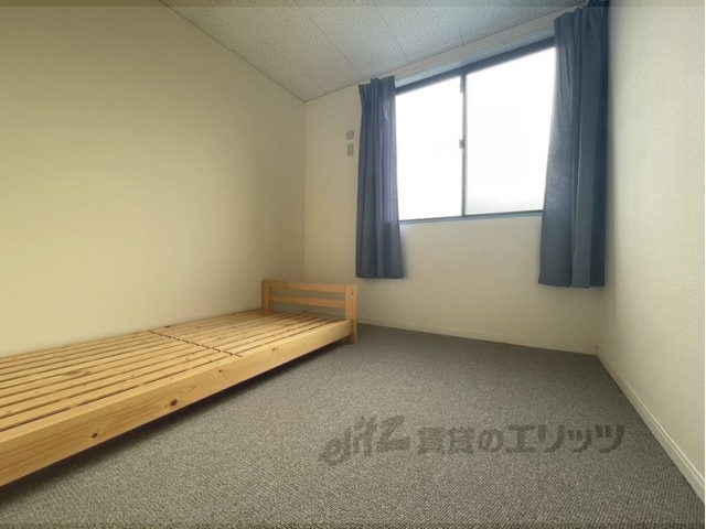 レオパレス西畑の居間写真