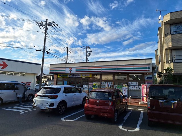 コンビニ　セブンイレブン小田原飯田岡店（コンビニ）まで604m