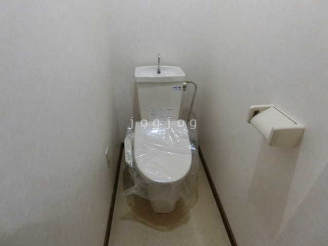 トイレ　シャワートイレも完備