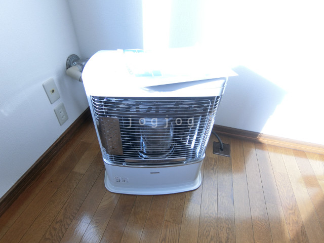 その他設備　暖かい灯油暖房