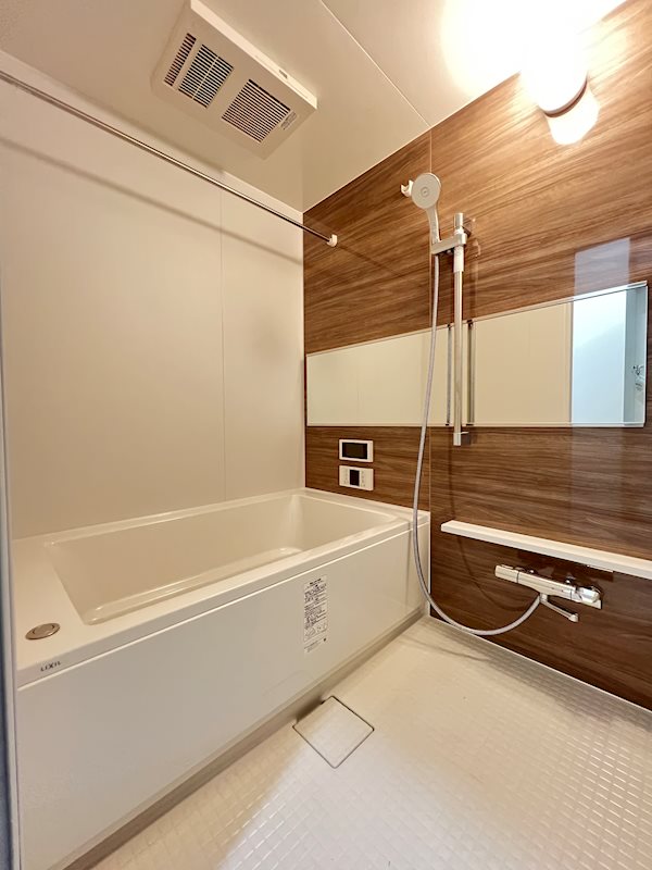 THE SQUARE Glory Residenceの風呂写真