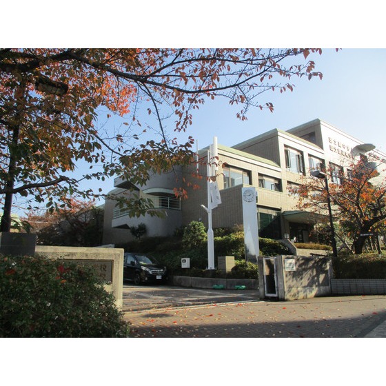 中学校　私立国士舘中学校（中学校）まで738m