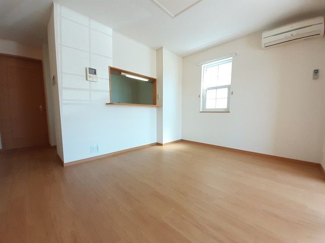 セレノ カーサIIの居間写真