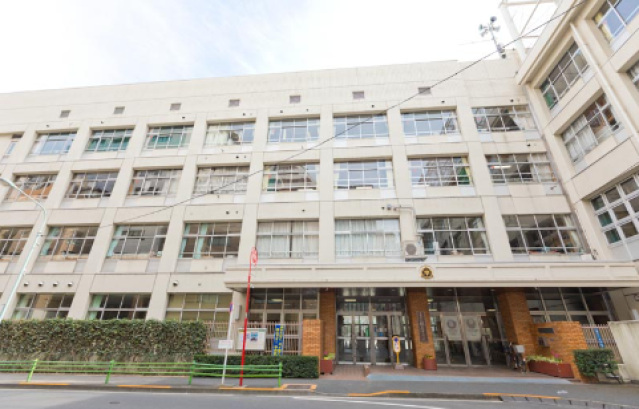 中学校　中央区立銀座中学校（中学校）まで164m
