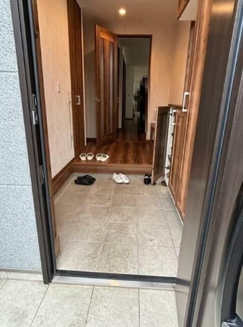 ＪＲ横浜線 橋本駅 バス乗車時間：11分 最寄りバス停で下車 徒歩2分 2階建 築5年の玄関写真