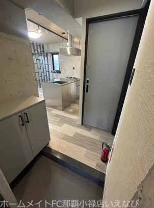 N’s銘苅IIの玄関写真