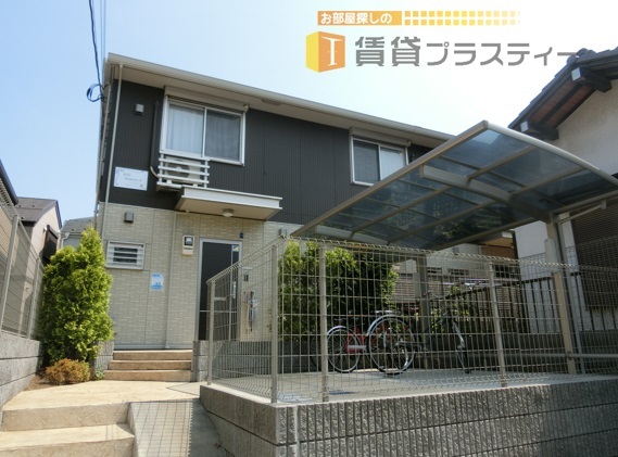 建物外観　このちょっと引いた佇まいが、くすぐるんです。。