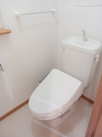 トイレ　清潔感のあるトイレです