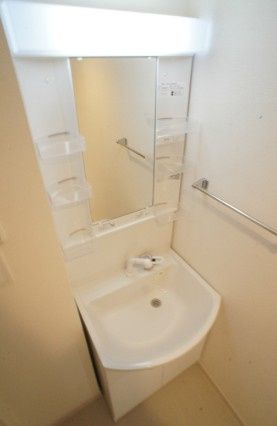 洗面設備　別部屋参照写真