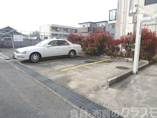 駐車場　敷地内駐車場