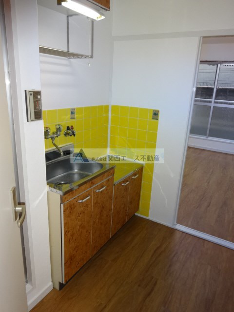 菱屋西ロイヤルのキッチン写真