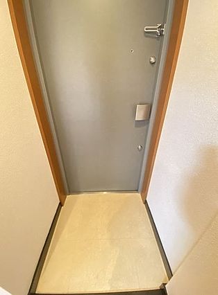 コンフォリア下北沢の玄関写真