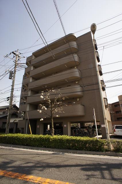 建物外観　丈夫で安心の鉄筋コンクリート造マンションです☆