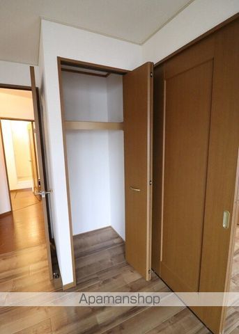 リビングタウン西崎 A棟の内装写真