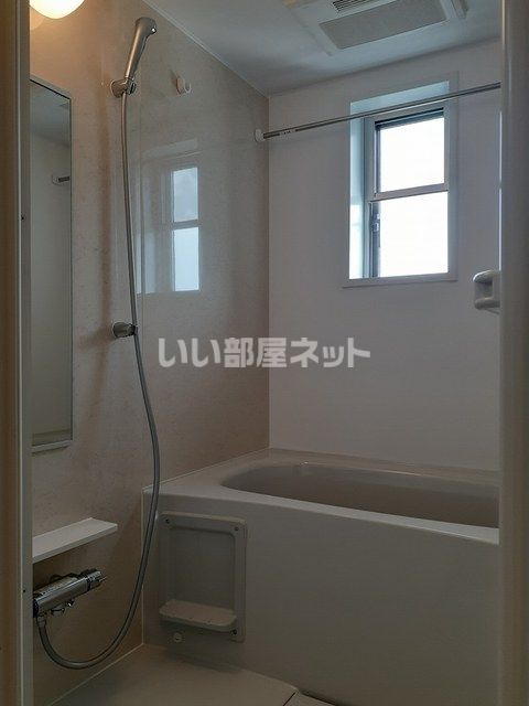 ＪＲ東海道本線 静岡駅 バス乗車時間：19分 最寄りバス停で下車 徒歩3分 2階建 築3年の風呂写真