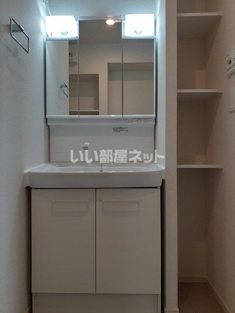 ＪＲ東海道本線 静岡駅 バス乗車時間：19分 最寄りバス停で下車 徒歩3分 2階建 築3年の内装写真