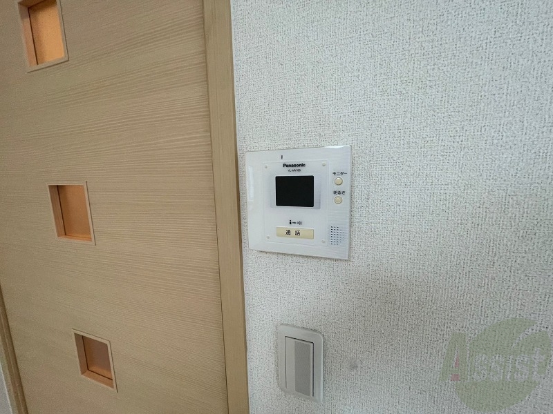その他設備　ＴＶモニター付インターホンです。来客者の顔が見えるので安心！