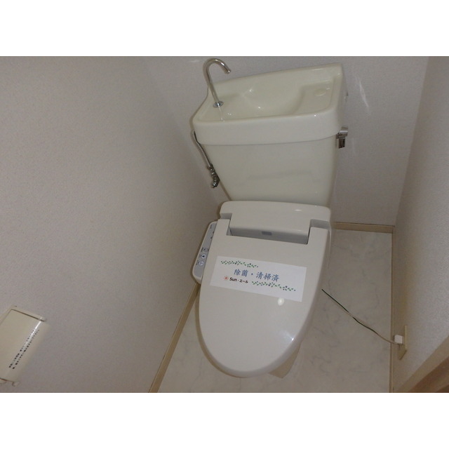 東武伊勢崎線 新伊勢崎駅 徒歩17分 4階建 築36年のトイレ写真