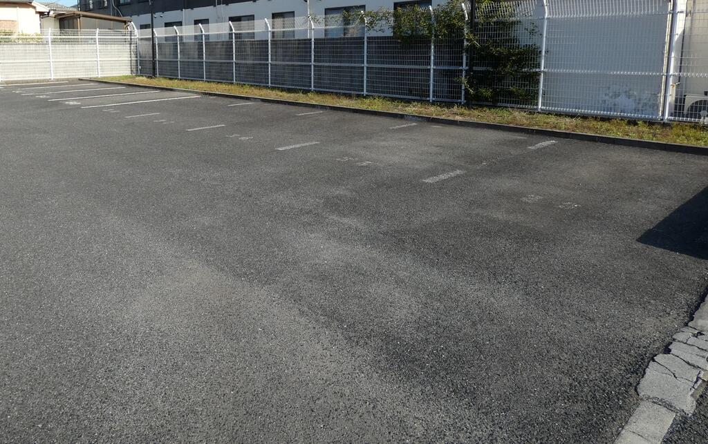 駐車場　敷地内駐車場10台☆