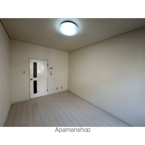 パトリエ西新井パートIの居間写真