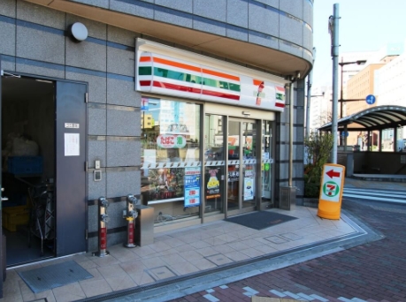 コンビニ　セブンイレブン日本橋横山町店（コンビニ）まで106m