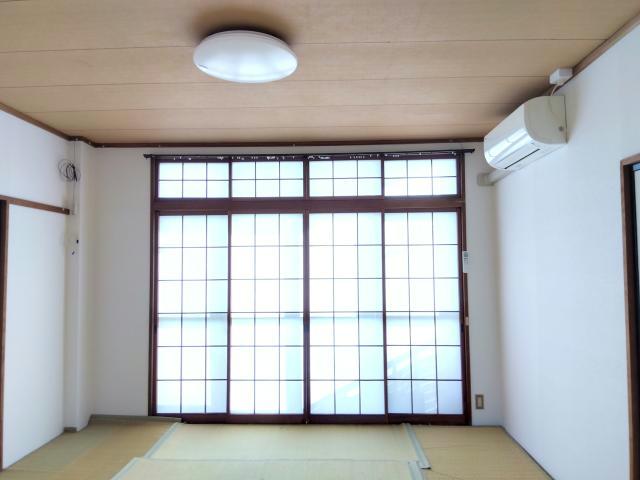 レジデンスにへいの居間写真