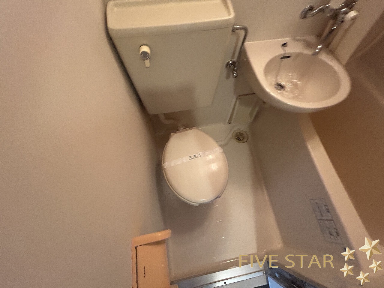京阪本線 枚方市駅 徒歩7分 4階建 築31年のトイレ写真