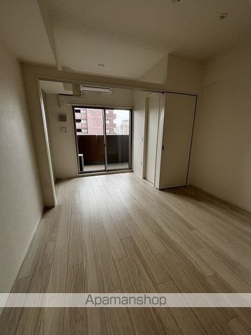 地下鉄御堂筋線 東三国駅 徒歩8分 14階建 築1年の居間写真