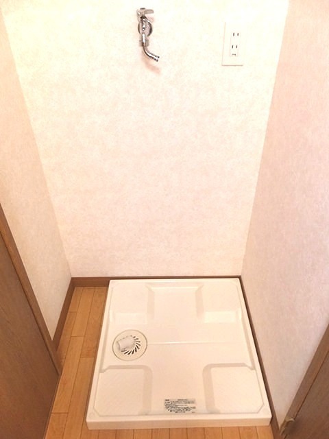 その他　室内洗濯機置場。