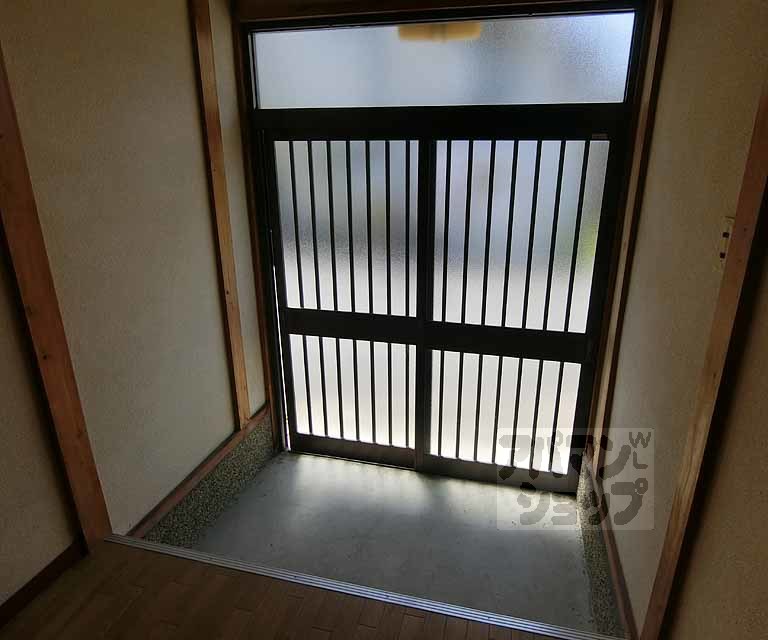 梅津林口町貸家の玄関写真