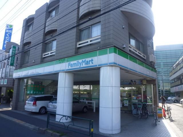 コンビニ　ファミマ（コンビニ）まで500m