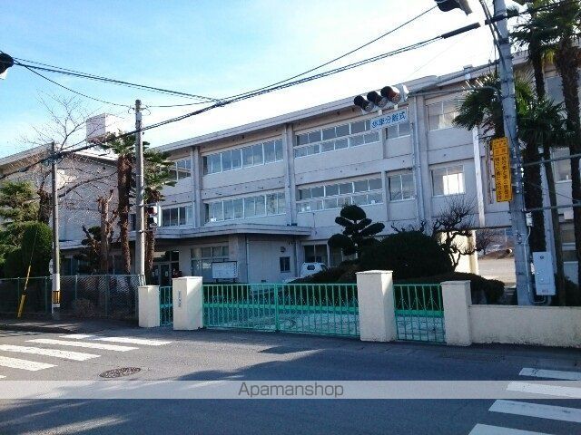 小学校　市立西小学校（小学校）まで700m