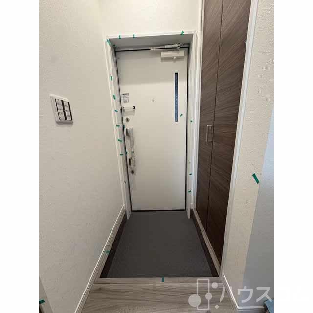 玄関　玄関を一歩入ると・・・こんな感じです。
